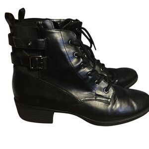 Kelly & Katie Jania combat style boots size 9